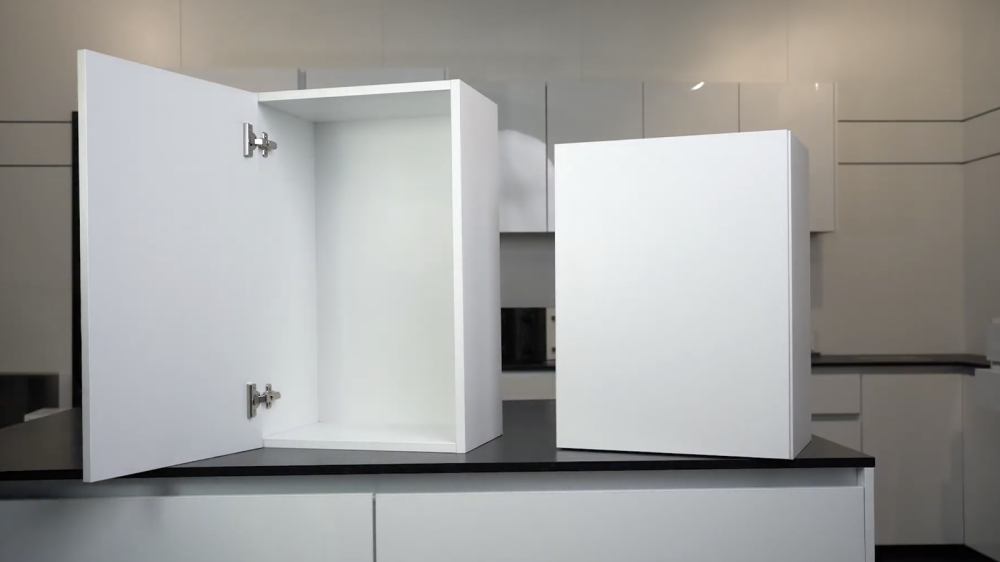 Thumb Soft close hinges with consumer preferred ConfidentClose
